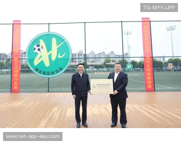 足球学院完善青训守门员的选拔体系与轮换培养机制,青少年足球守门员训练 足球学院完善青训守门员的选拔体系与轮换培养机制,青少年足球守门员训练